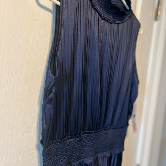 Beautiful flowy Navy gown by Nanette. NWT size 6 - Picture 4 of 12